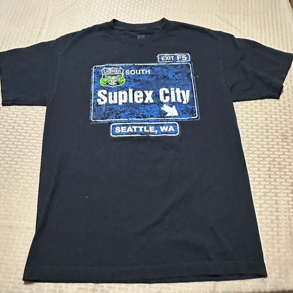 WWE Brock Lesnar Suplex City Seattle WA Road Sign T-Shirt Medium